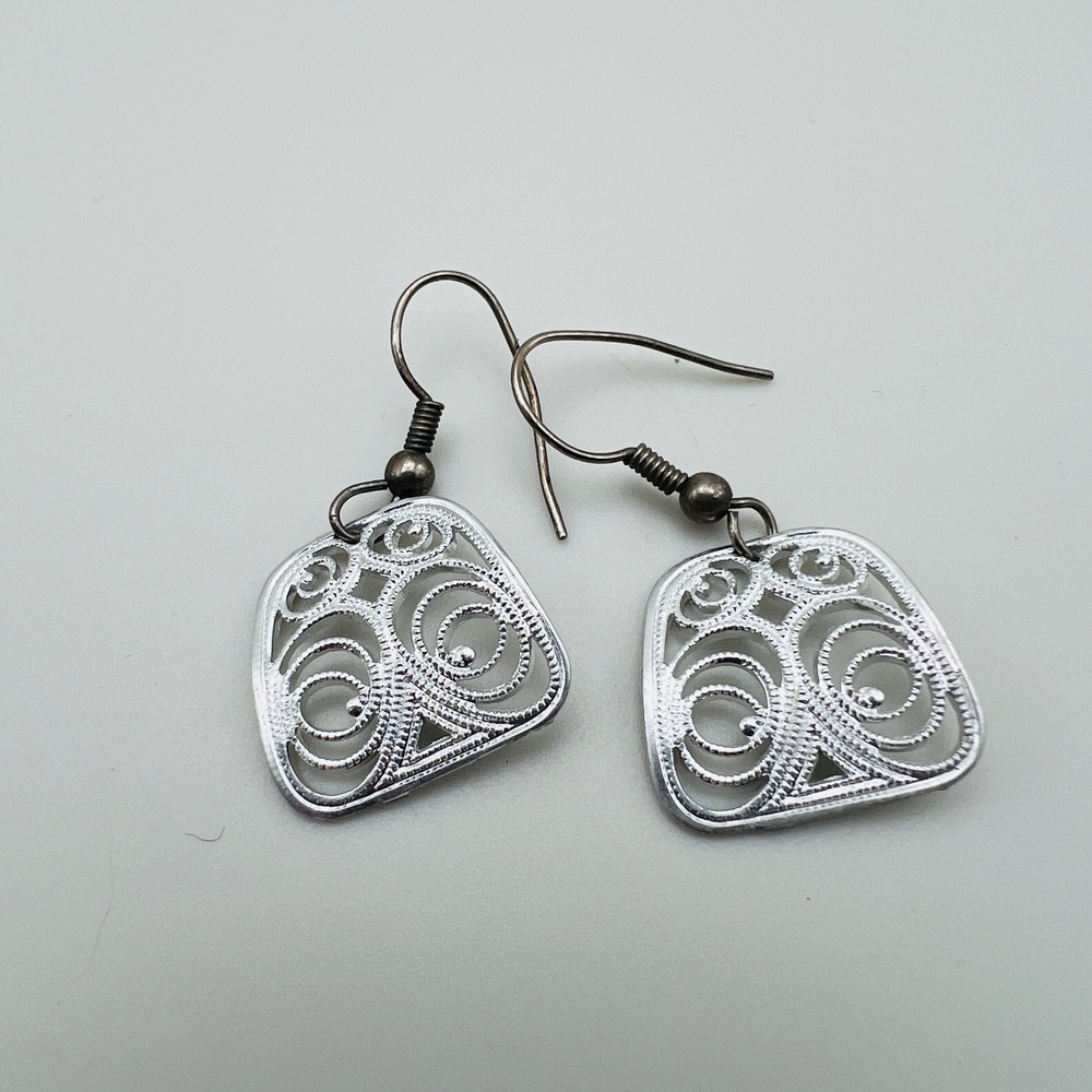 Silver Tone Filigree‎ Dangle Earrings Scrollwork Openwork Boho Vintage Drop
